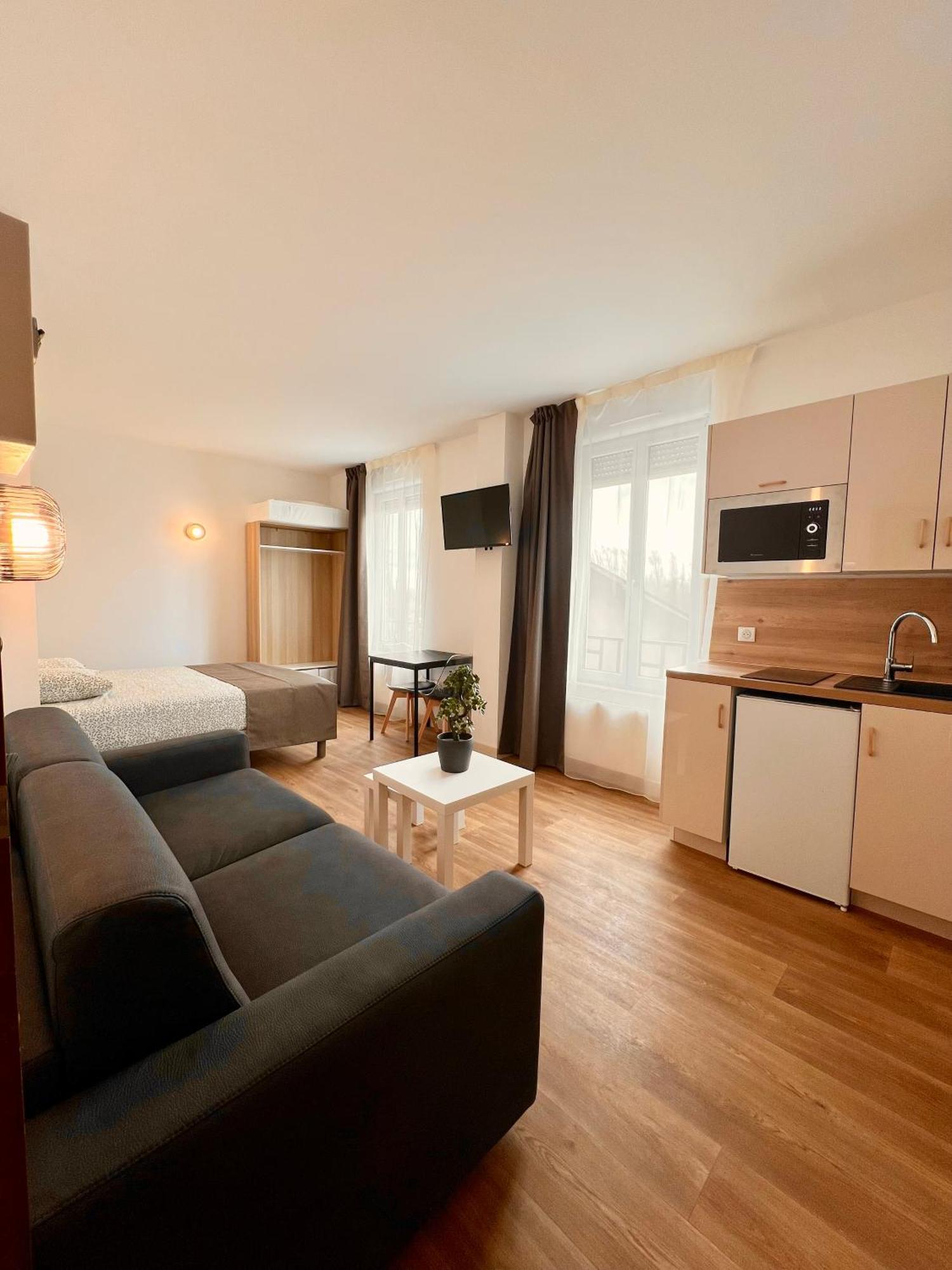 Studio 4 Pers Face Gare Sncf Appart Hotel Le Cygne D4 บัวร์ ภายนอก รูปภาพ